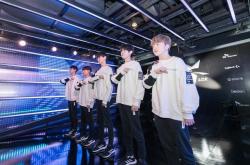 足球直播在线观看免费-KT横扫DRX，Crisp团战一打五2025世界赛2:0（东京）