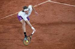 足球直播-戴维斯杯轻取ATP总决赛，西西帕斯点燃赛场