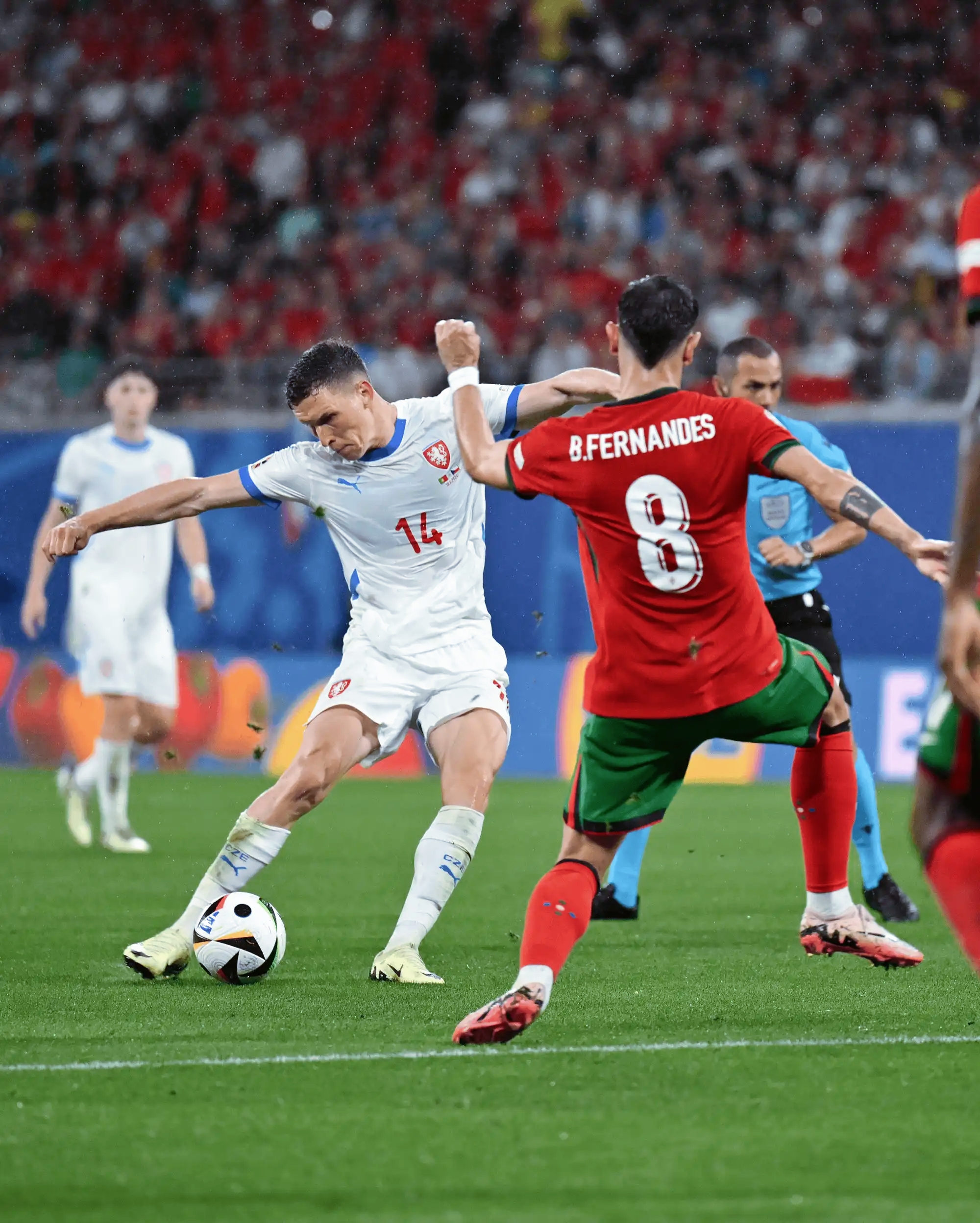 包含欧洲国家队激战场上展现出色进攻组织的词条 包含欧洲国家队激战场上展现出色进攻组织的词条