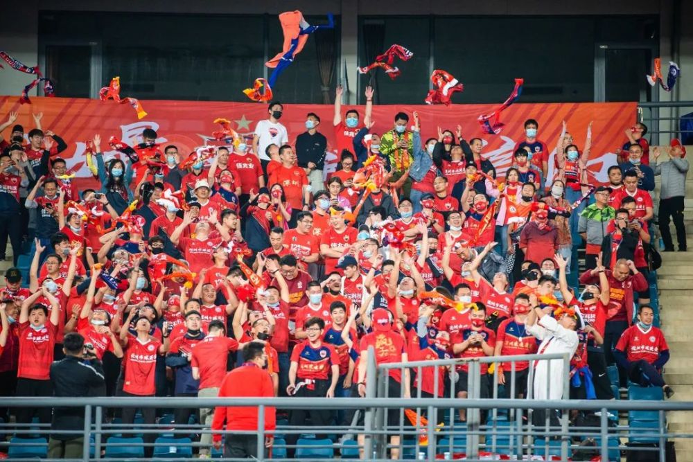 士气高涨球队全员出击，取得关键胜利