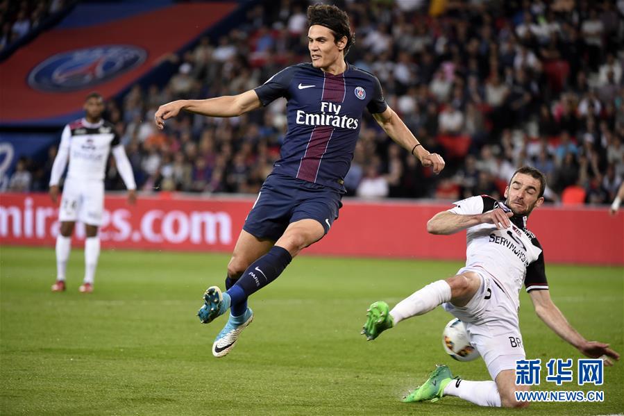 甘冈战胜斯特拉斯堡，豪取客场胜利