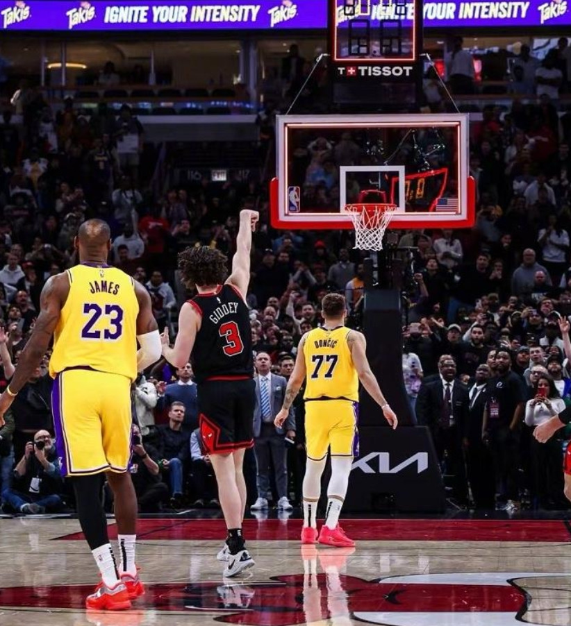 公牛绝地反击湖人，戈贝尔爆发神勇的简单介绍