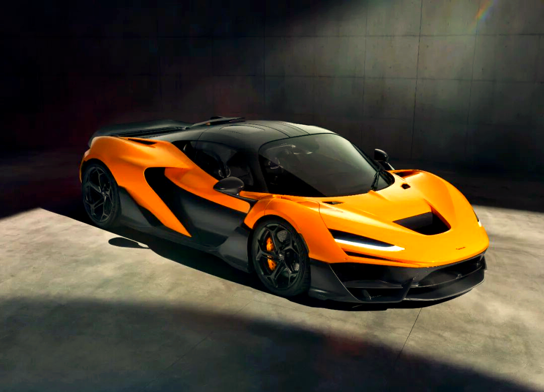 关于阿斯顿马丁力克迈凯伦，维斯塔潘带队取胜的信息